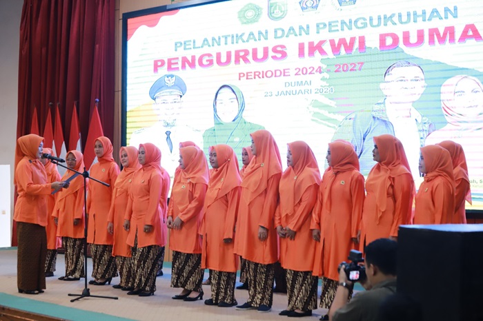 Ketua IKWI Riau Lantik Pengurus IKWI Dumai Periode 2024-2027